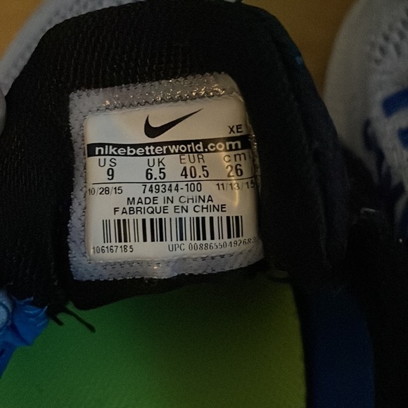 Nike sneakers size 9 great condition - Picture 6 of 6